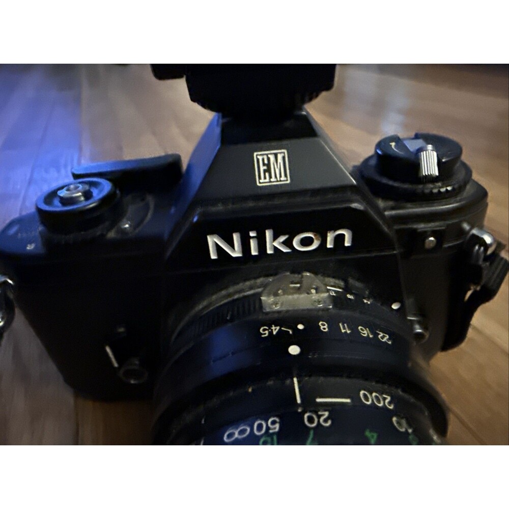 Nikon EM with 80-200mm‎ Vivitar(Kobori) Sunpak Flash Works - Picture 10 of 16